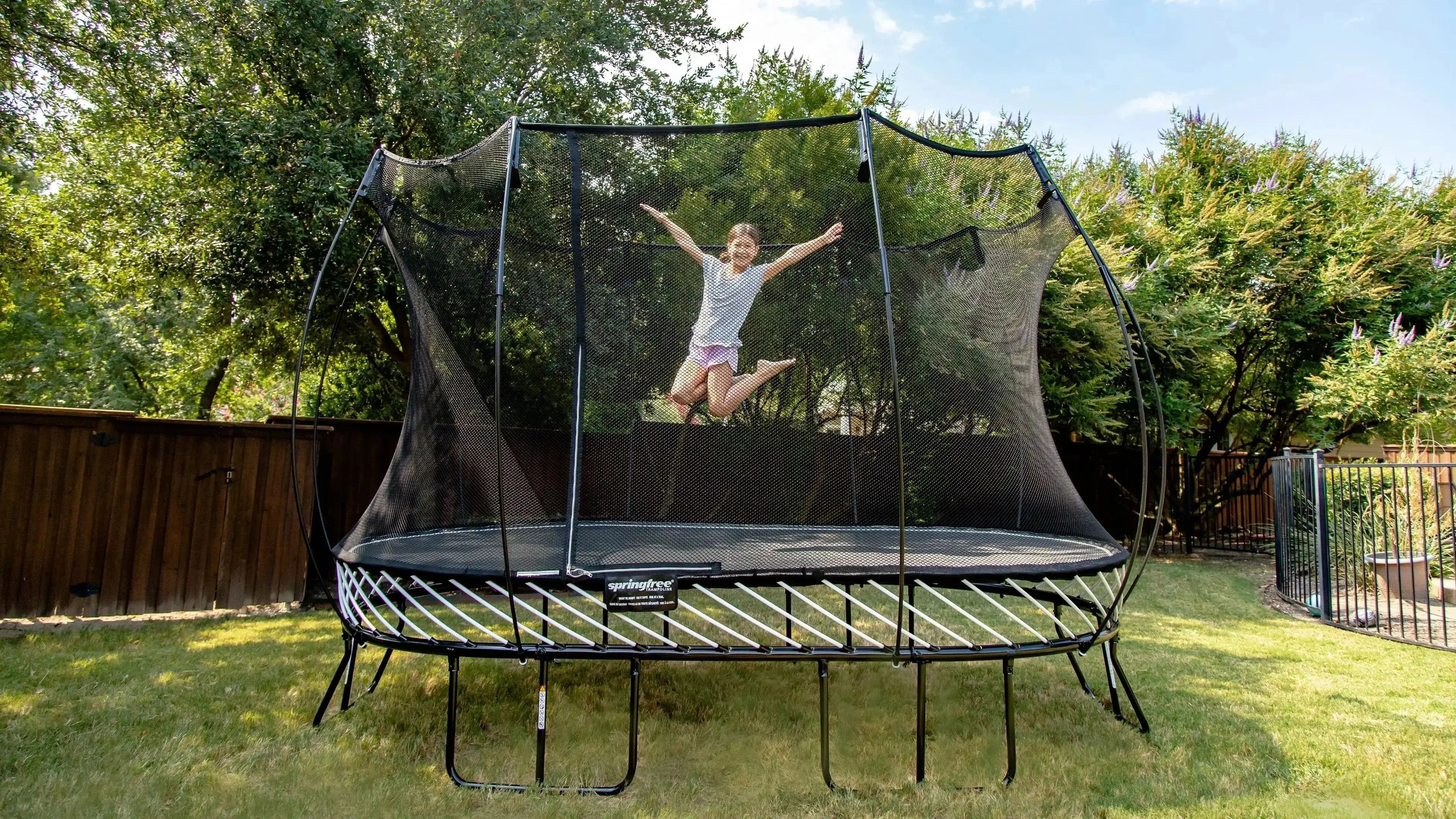 Trampoline sécurisé : 7 critères essentiels pour choisir pour enfants