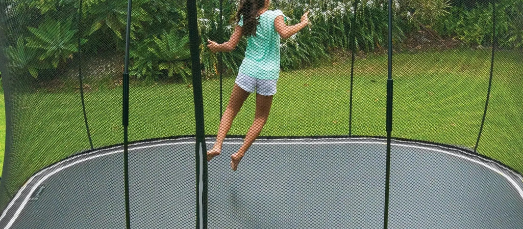 Trampoline Carré : Est-ce une Bonne Option pour Votre Jardin ?