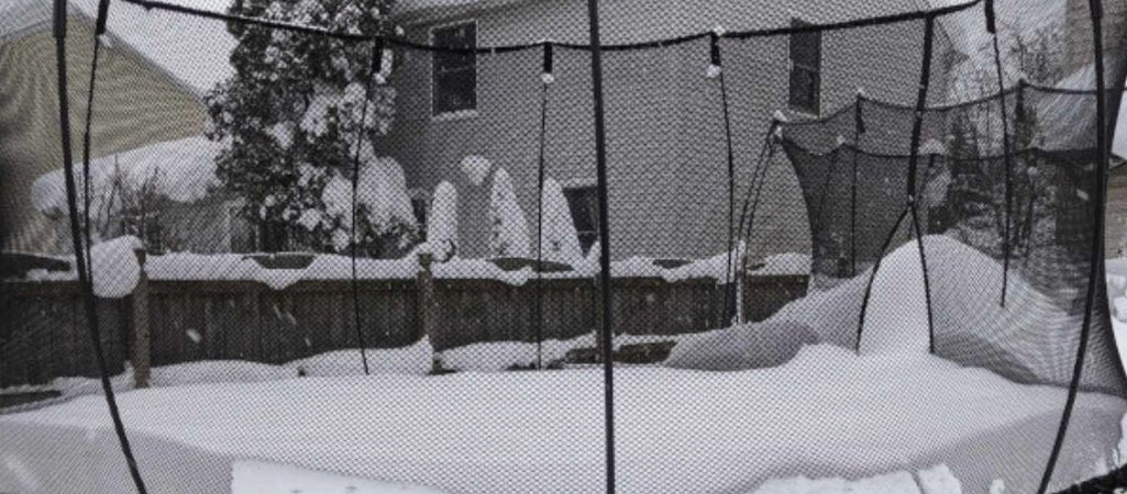 Faut-il Démonter son Trampoline en Hiver ?