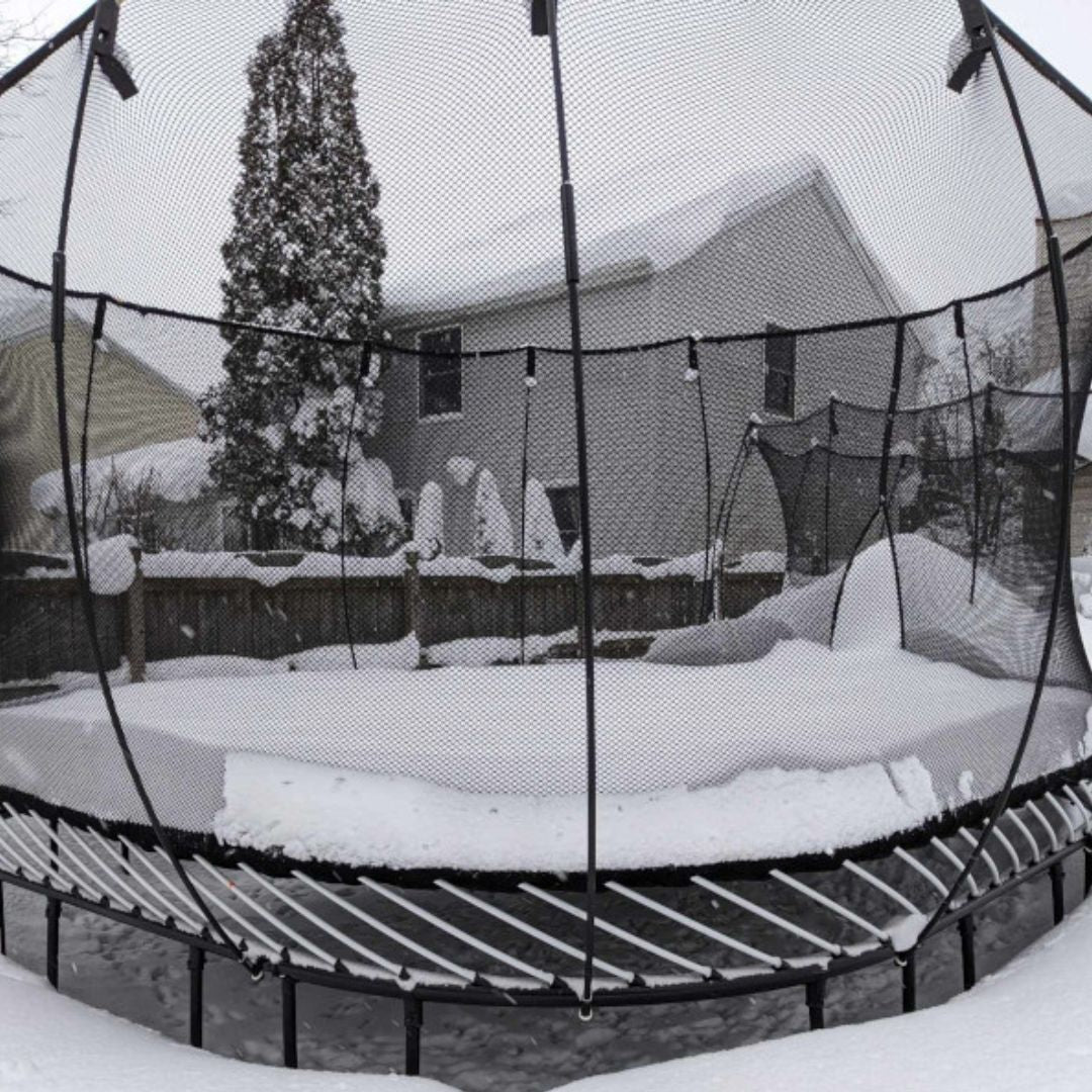 Faut-il Démonter son Trampoline en Hiver ?